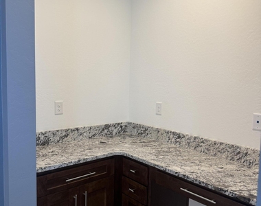 2521 S 180th Drive - Photo Thumbnail 38