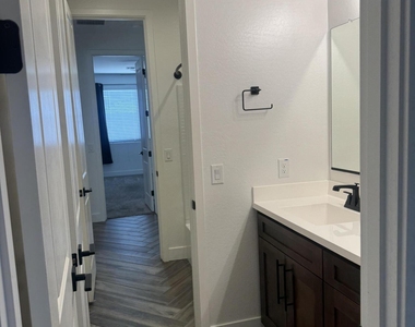 2521 S 180th Drive - Photo Thumbnail 19