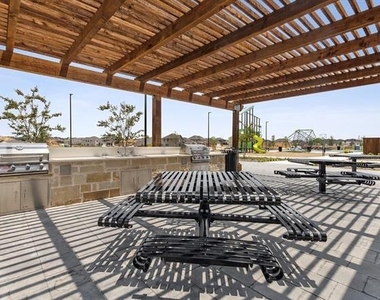 522 Cottagewood Drive - Photo Thumbnail 4