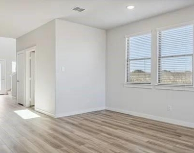 522 Cottagewood Drive - Photo Thumbnail 15