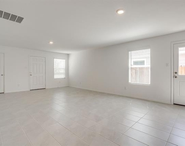 3608 Kinglet Court - Photo Thumbnail 8