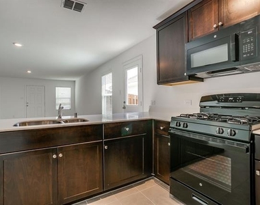 3608 Kinglet Court - Photo Thumbnail 14