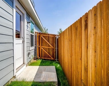 3608 Kinglet Court - Photo Thumbnail 35