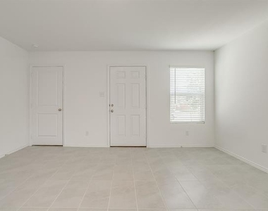 3608 Kinglet Court - Photo Thumbnail 4