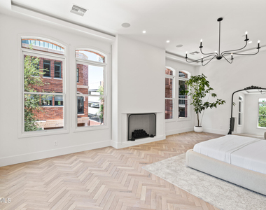 54 W Palm Lane - Photo Thumbnail 15