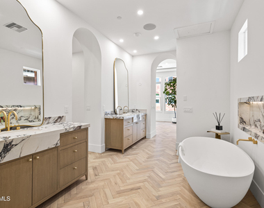 54 W Palm Lane - Photo Thumbnail 19