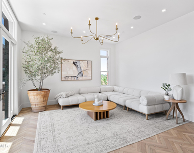 54 W Palm Lane - Photo Thumbnail 11
