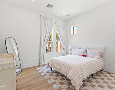 54 W Palm Lane - Photo Thumbnail 34