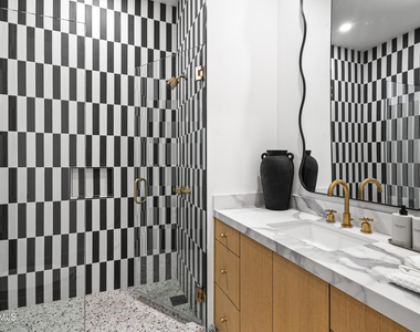 54 W Palm Lane - Photo Thumbnail 46