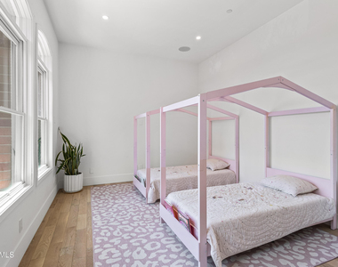 54 W Palm Lane - Photo Thumbnail 33