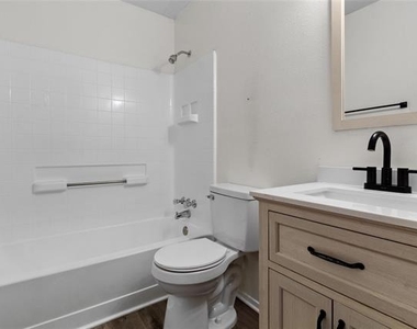 6301 Sydney Drive - Photo Thumbnail 23