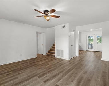 6301 Sydney Drive - Photo Thumbnail 5