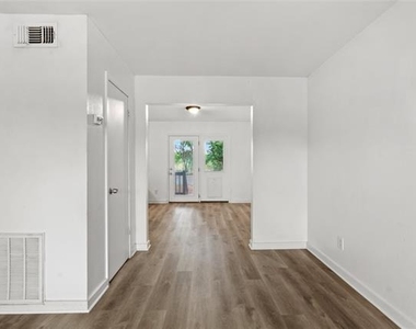 6301 Sydney Drive - Photo Thumbnail 6