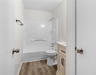 6301 Sydney Drive - Photo Thumbnail 22