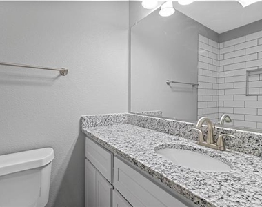 525-527 E Ball Street - Photo Thumbnail 11
