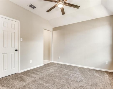 15704 Grove Crest Drive - Photo Thumbnail 18
