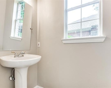 15704 Grove Crest Drive - Photo Thumbnail 12