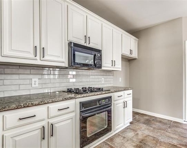 15704 Grove Crest Drive - Photo Thumbnail 8