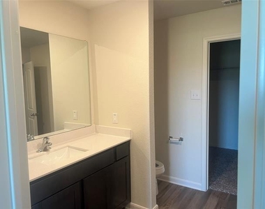 3005 Boran Drive - Photo Thumbnail 6