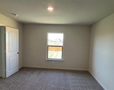 3005 Boran Drive - Photo Thumbnail 9