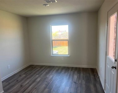 3005 Boran Drive - Photo Thumbnail 12