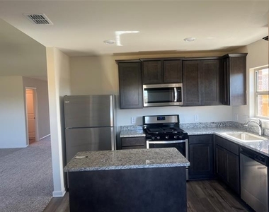 3005 Boran Drive - Photo Thumbnail 13