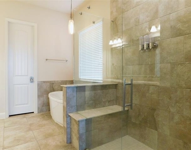 1704 Serra Drive - Photo Thumbnail 16