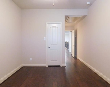 1704 Serra Drive - Photo Thumbnail 20