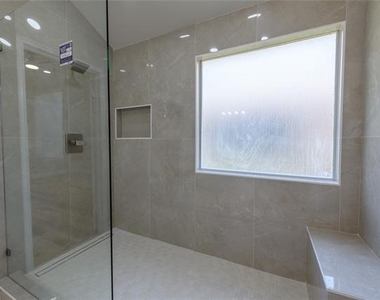 3304 Felicia Court - Photo Thumbnail 12