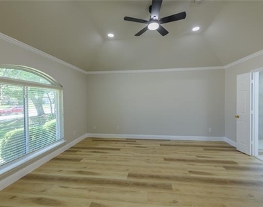 3304 Felicia Court - Photo Thumbnail 7