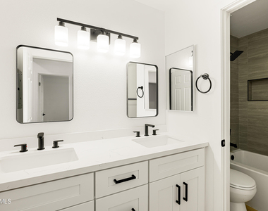 11333 N 92nd Street - Photo Thumbnail 16