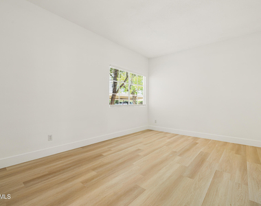 11333 N 92nd Street - Photo Thumbnail 15