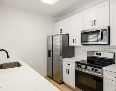 11333 N 92nd Street - Photo Thumbnail 7