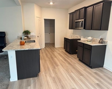 137 Sammy Fowler Avenue - Photo Thumbnail 1