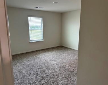 137 Sammy Fowler Avenue - Photo Thumbnail 28
