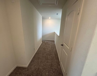137 Sammy Fowler Avenue - Photo Thumbnail 18