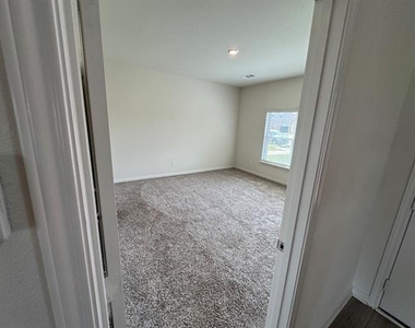 137 Sammy Fowler Avenue - Photo Thumbnail 29