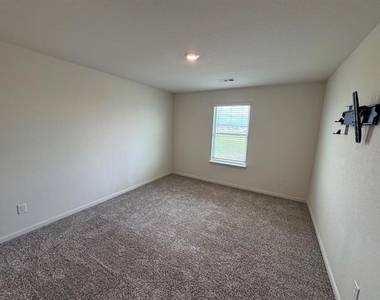 137 Sammy Fowler Avenue - Photo Thumbnail 24