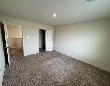 137 Sammy Fowler Avenue - Photo Thumbnail 27