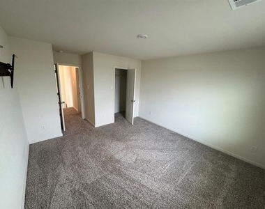 137 Sammy Fowler Avenue - Photo Thumbnail 26