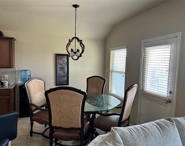 915 Quartz Trail - Photo Thumbnail 7