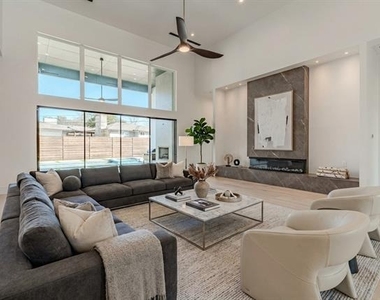 11232 Hillcrest Road - Photo Thumbnail 10