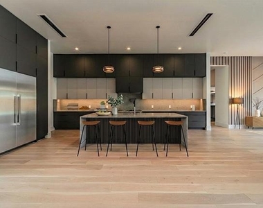 11232 Hillcrest Road - Photo Thumbnail 8
