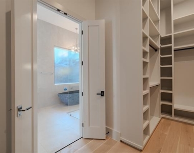 11232 Hillcrest Road - Photo Thumbnail 22
