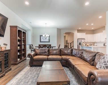 14800 Belclaire Avenue - Photo Thumbnail 11