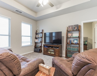 14800 Belclaire Avenue - Photo Thumbnail 3