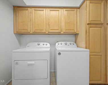 1324 W 12th Street - Photo Thumbnail 25