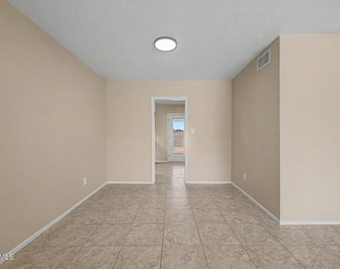 1324 W 12th Street - Photo Thumbnail 6
