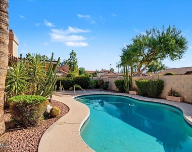 13329 N 94th Place - Photo Thumbnail 1