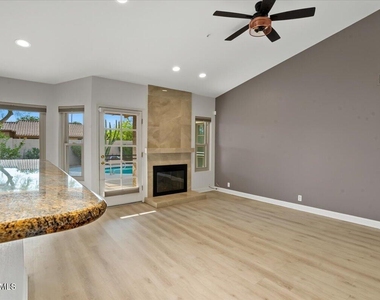 13329 N 94th Place - Photo Thumbnail 16